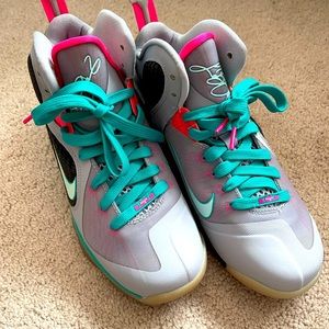 LeBron South Beach 9, Size 6.5Y (8 womens)